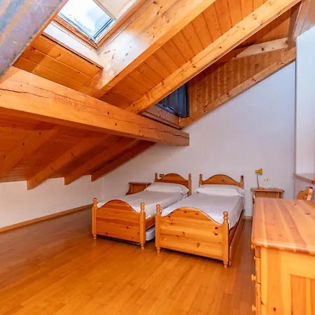 Eden Apartment *
